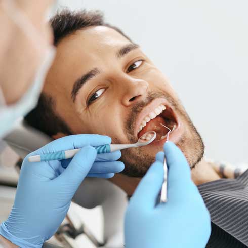 Emergency-Dentist-in-Dr.-Mark-Rhody-Dentistry